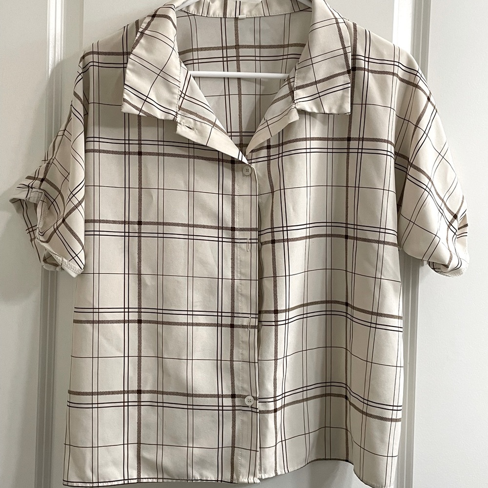 Women’s Button Up Plaid Shirt